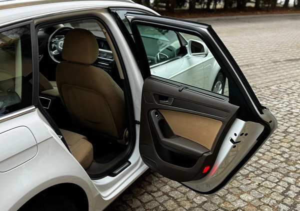 Audi A4 cena 38499 przebieg: 245000, rok produkcji 2013 z Wałbrzych małe 211